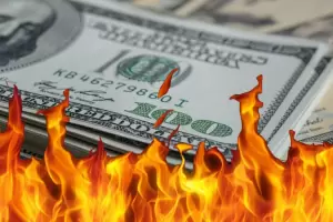 Tras el cepo a los sojeros, el dlar blue salta $9 y se vende a $286