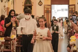 Ni�os con discapacidad recibieron la Primera Comuni�n