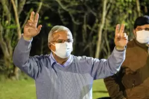 Po Carletta deja la intendencia para asumir la banca en el Senado