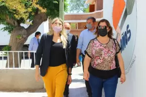 Centurin visit la Escuela N 31 de Santa Mara y entreg elementos de trabajo