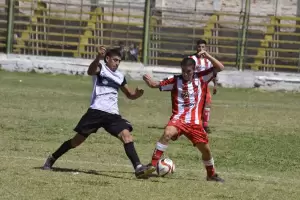 Un pibe catamarqueo busca su lugar en las Inferiores de Atltico Tucumn