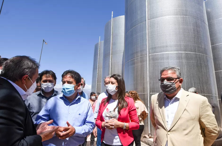 tinogasta_-_visita_a_planta_de_mosto