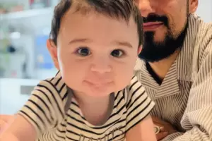 Pap� orgulloso: Abel Pintos comparti� una postal cotidiana de su hijo Agust�n