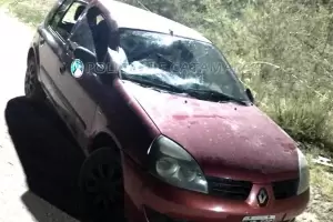 Volc un auto en Fray Mamerto Esqui