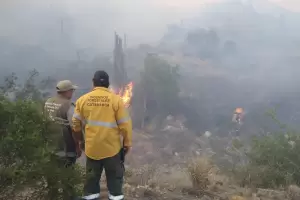 El incendio en La Cebila "est controlado" del lado catamarqueo