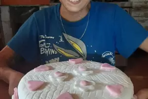 La historia de Joaqun, un nio de diez aos que hace tortas y es furor en las redes