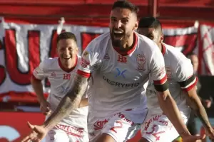 Huracn venci a Patronato en el Duc