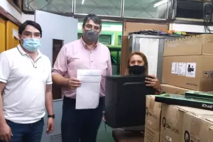 Educaci�n contin�a entregando computadoras a escuelas t�cnicas y de formaci�n profesional