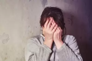 Violencia contra la mujer: Roci con alcohol a su pareja y amenaz con prenderla fuego