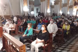 Los trabajadores de la Salud pusieron su labor diaria a los pies de la Madre del Valle