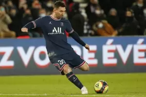 Messi estren� su bal�n de oro en el PSG con un empate en cero