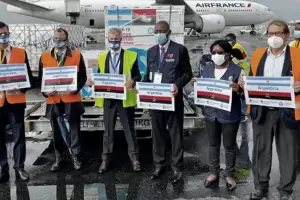 Argentina don 350 mil dosis de vacunas contra el coronavirus a Angola