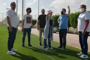 Tapia y compaa se encuentran haciendo un trabajo de campo en Qatar