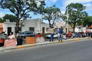 Vecinos de La Laguna se manifiestan frente a Casa de Gobierno
