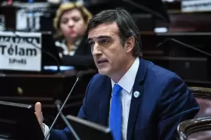 Esteban Bullrich se retirar del Senado por la enfermedad que padece