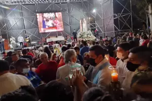 Multitudinario homenaje de las familias a la Virgen