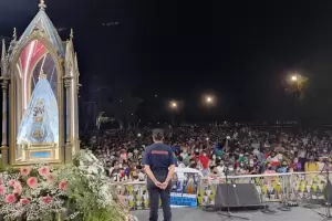 Magistral ofrenda art�stica a la Madre del Valle en el Parque Ad�n Quiroga