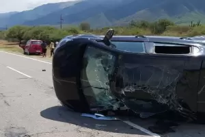 Peregrinos, protagonistas de un violento choque y vuelco en la Ruta 38