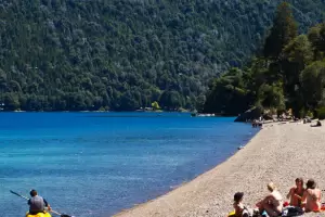 Una nia de 12 aos que festejaba el cierre del ao escolar muri ahogada en el Lago Gutirrez