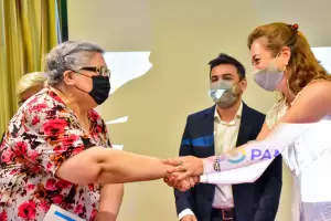 Entrega de certificados de los talleres UPAMI-UNCA