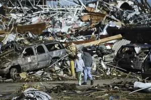 Biden declar el estado de "desastre mayor" en Kentucky por los tornados