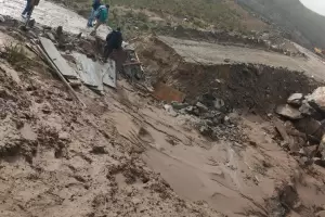 La lluvia aneg viviendas, dej rutas intransitables y hasta cada de mampostera en la Corte de Justicia