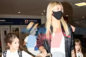 Wanda Nara volvi� al pa�s con sus hijos y respondi� si se encontrar� con la China Su�rez