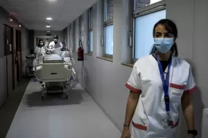 La OMS afirma que la variante micron avanza "a un ritmo no visto con ninguna otra"