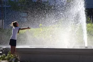 Sbado con cielo despejado y el calorcito de verano tocando a la puerta
