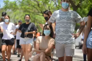 Baja de contagios, 65.241 nuevos casos y 51 decesos en las ltimas 24 horas en Argentina