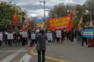 La Izquierda se manifest por los 20 aos del estadillo social