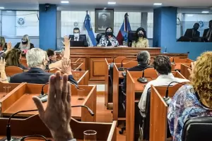 Con cruces y chicanas Diputados dio media sancin al Presupuesto provincial 2022