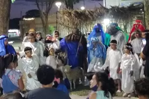 Pesebre viviente en la plaza de San Isidro