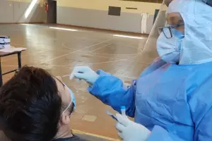 Dnde se hacen testeos de Covid durante el fin de semana: todos los nodos fijos y mviles