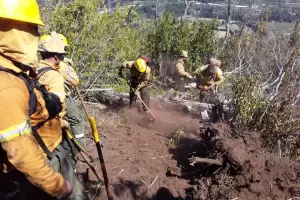 Brigadistas catamarqueos prosiguen su labor en el sur del pas