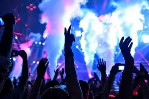 Eventos nocturnos: reduciran los horarios ante el incremento de casos de Covid