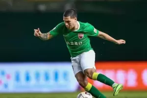 Juanfer Quintero jug como titular en Shenzhen a la espera de volver a River