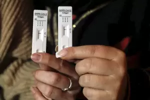 Evalan implementar los autotest de coronavirus por la saturacin en los centros de hisopado