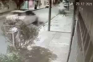 Comenz� la Navidad persiguiendo, durante casi 100 cuadras, a los ladrones que robaron en su casa