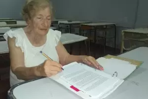 Egres de la secundaria a los 88 aos y dice no ser ejemplo: Es el ltimo mimo que necesitaba mi corazn