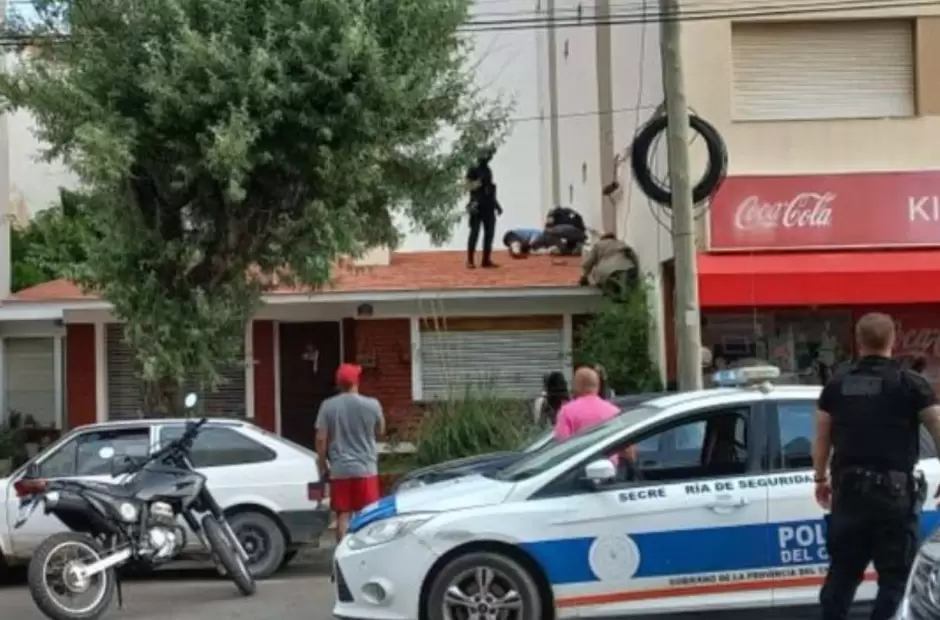 Personal policial le practic RCP sin xito.