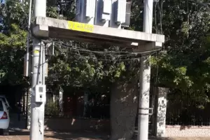 Calor y servicio elctrico: cortes de luz en varios sectores y dos transformadores colapsados