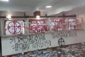 Manifestantes mapuches tomaron la oficina de turismo de El Bolsn