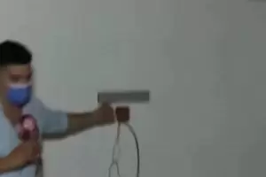 En medio de un m�vil, un periodista se enter� que le estaban desvalijando la casa