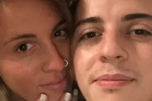 Laura Esquivel le dedic un tatuaje a su novio y sus seguidores reaccionaron