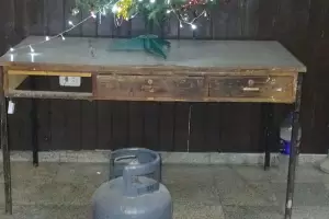 Roban y terminan detenidos