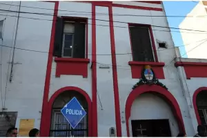 Lo asesinaron a pu�aladas mientras su familia dorm�a