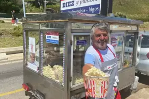 Es el pochoclero ms popular de Mar del Plata y gan millones invirtiendo en la bolsa