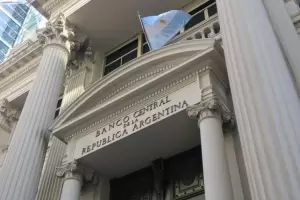 El BCRA baj a 110% la tasa de inters de los plazos fijos Qu va a pasar con los UVA?