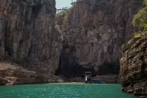 Minas Gerais: informan un nuevo muerto por el derrumbe del acantilado que cay� en Brasil